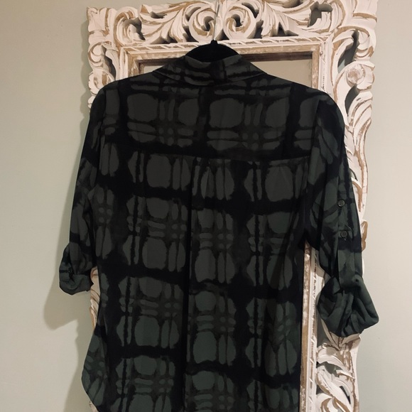 Express portfolio shirt! No damage! - Picture 4 of 4